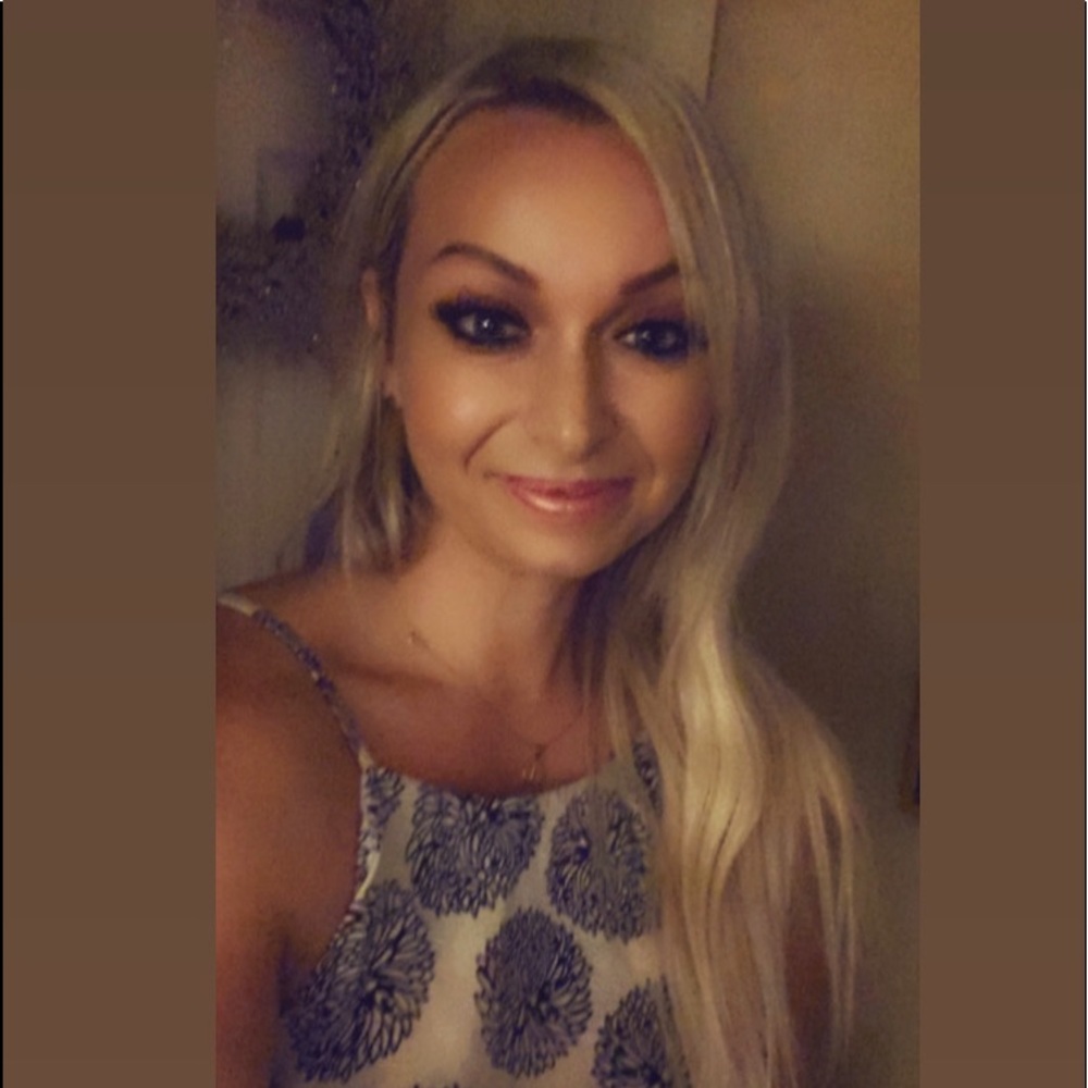 Meet your Posher, Lauren michelle